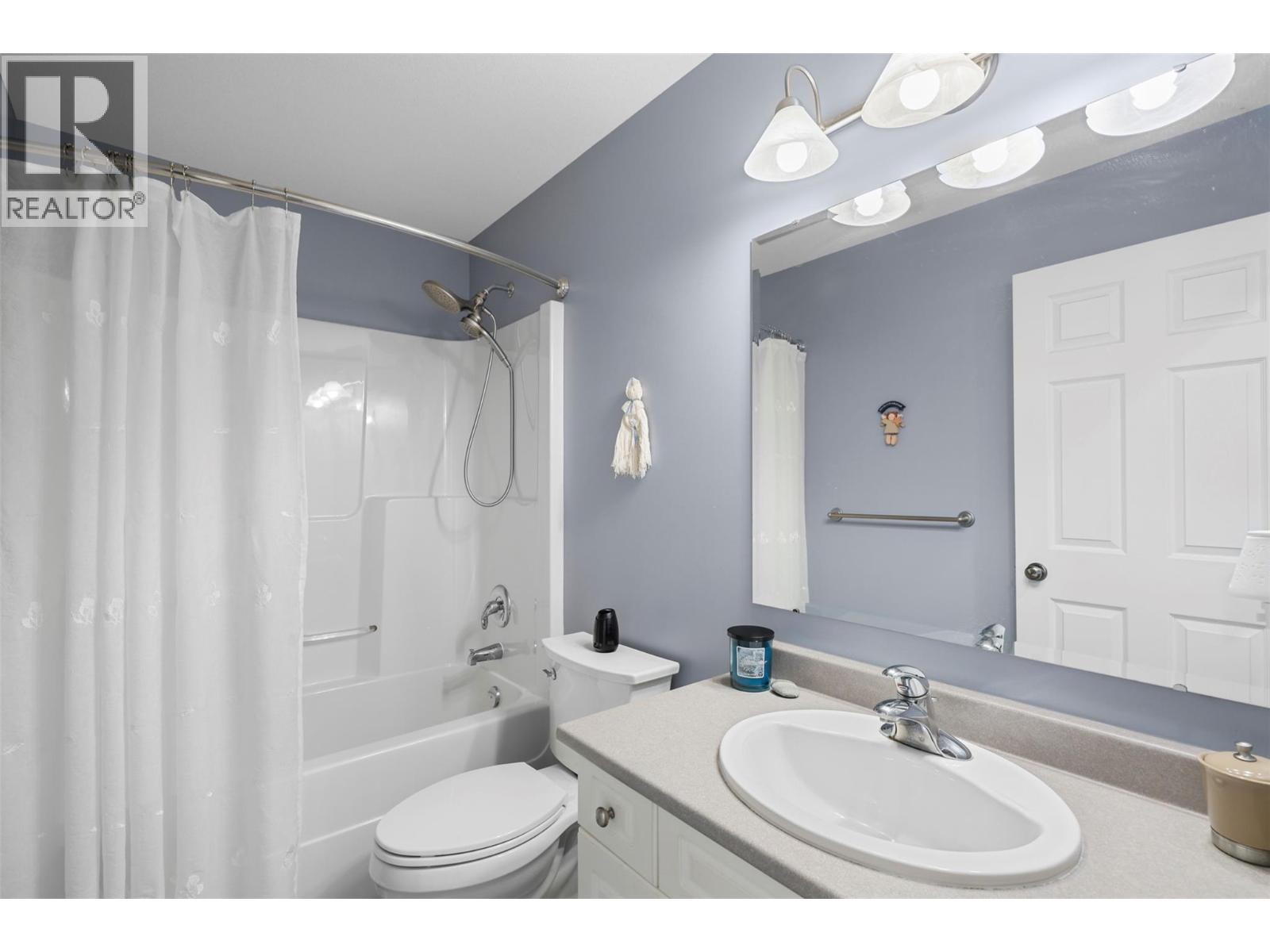 Photo 15 of 625 Mccurrach Place, Kamloops BC