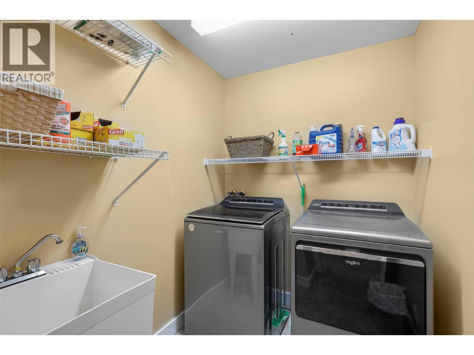 Photo 10 of 625 Mccurrach Place, Kamloops BC