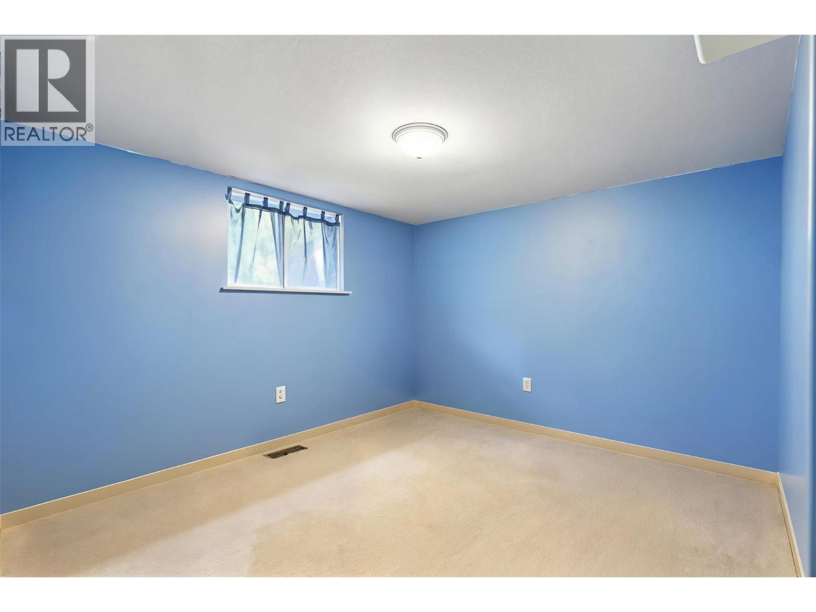 Photo 14 of 625 Mccurrach Place, Kamloops BC