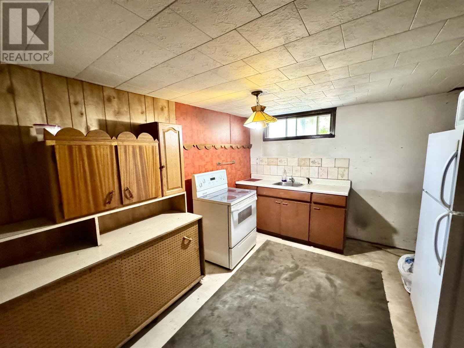 Photo 13 of 109 Regina Cres, Wawa ON