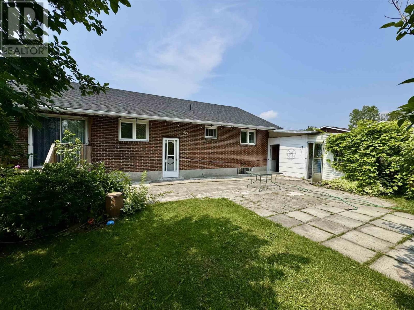 Photo 6 of 109 Regina Cres, Wawa ON