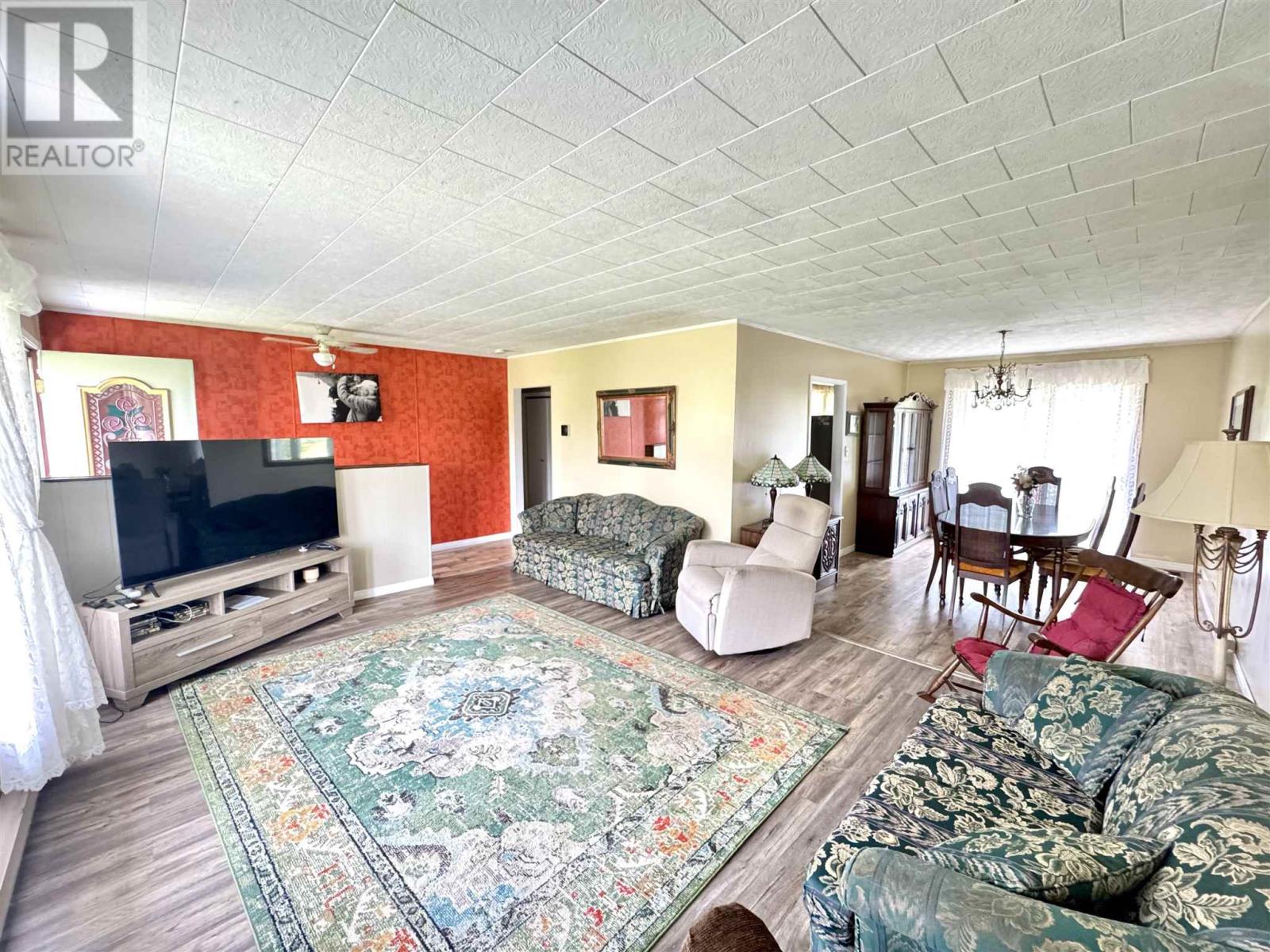 Photo 1 of 109 Regina Cres, Wawa ON
