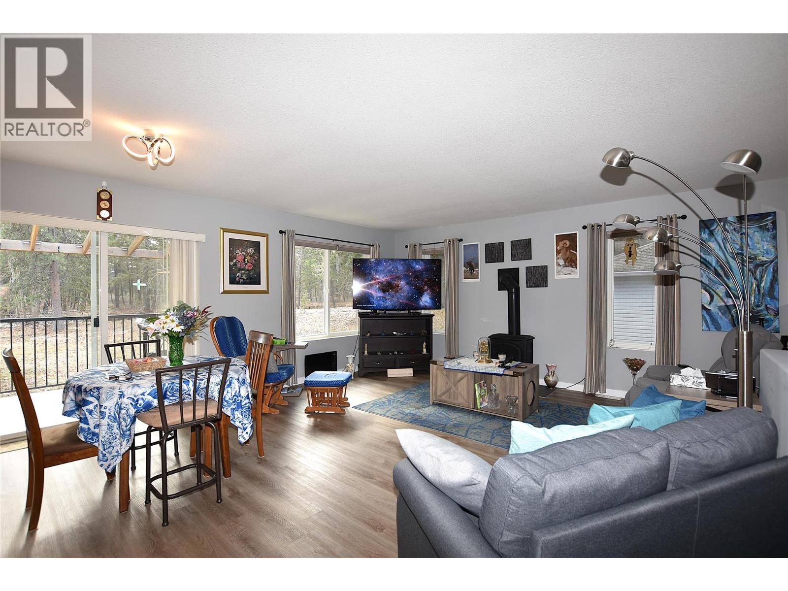  145 Falcon Avenue, Vernon