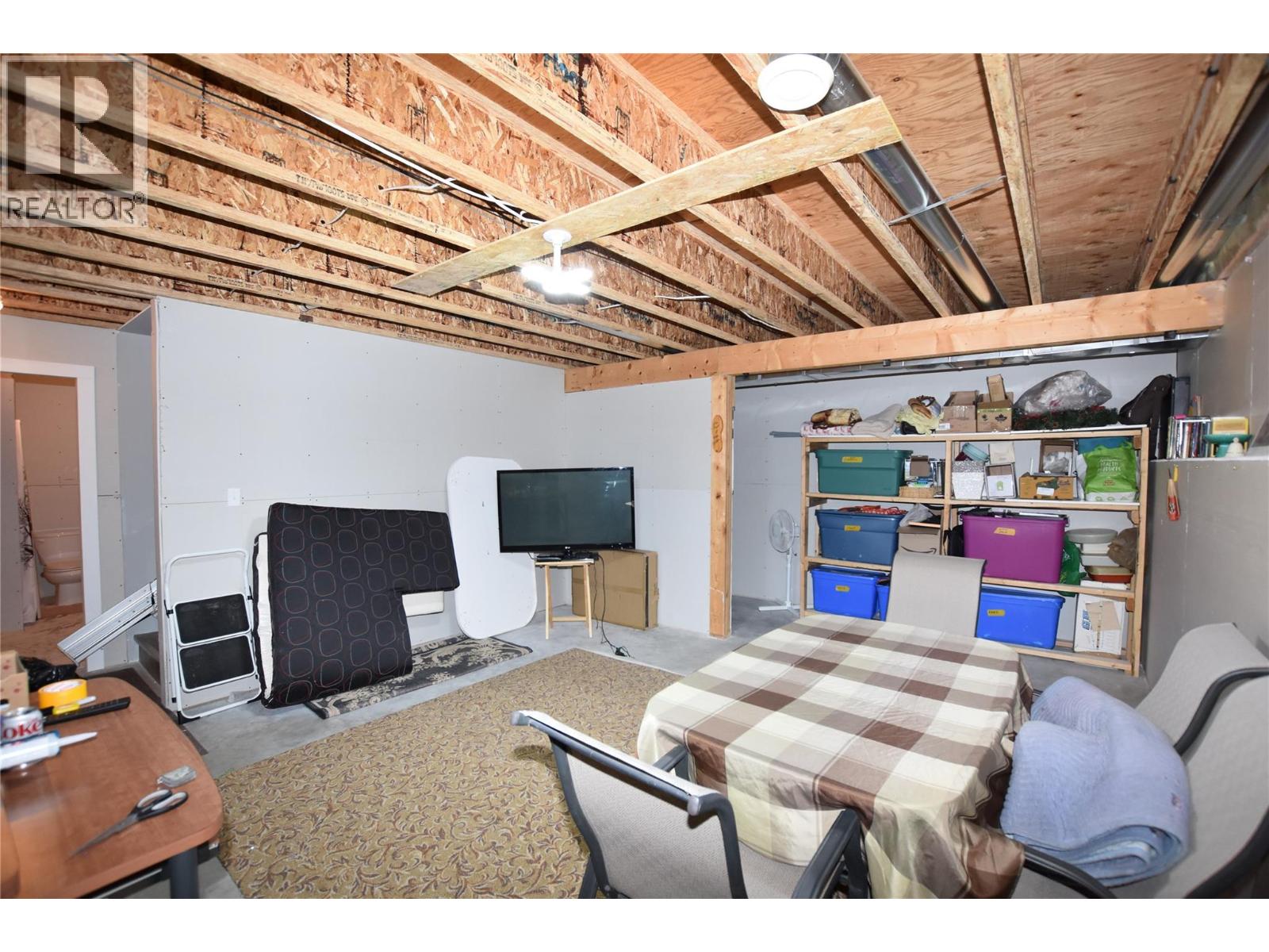  145 Falcon Avenue, Vernon