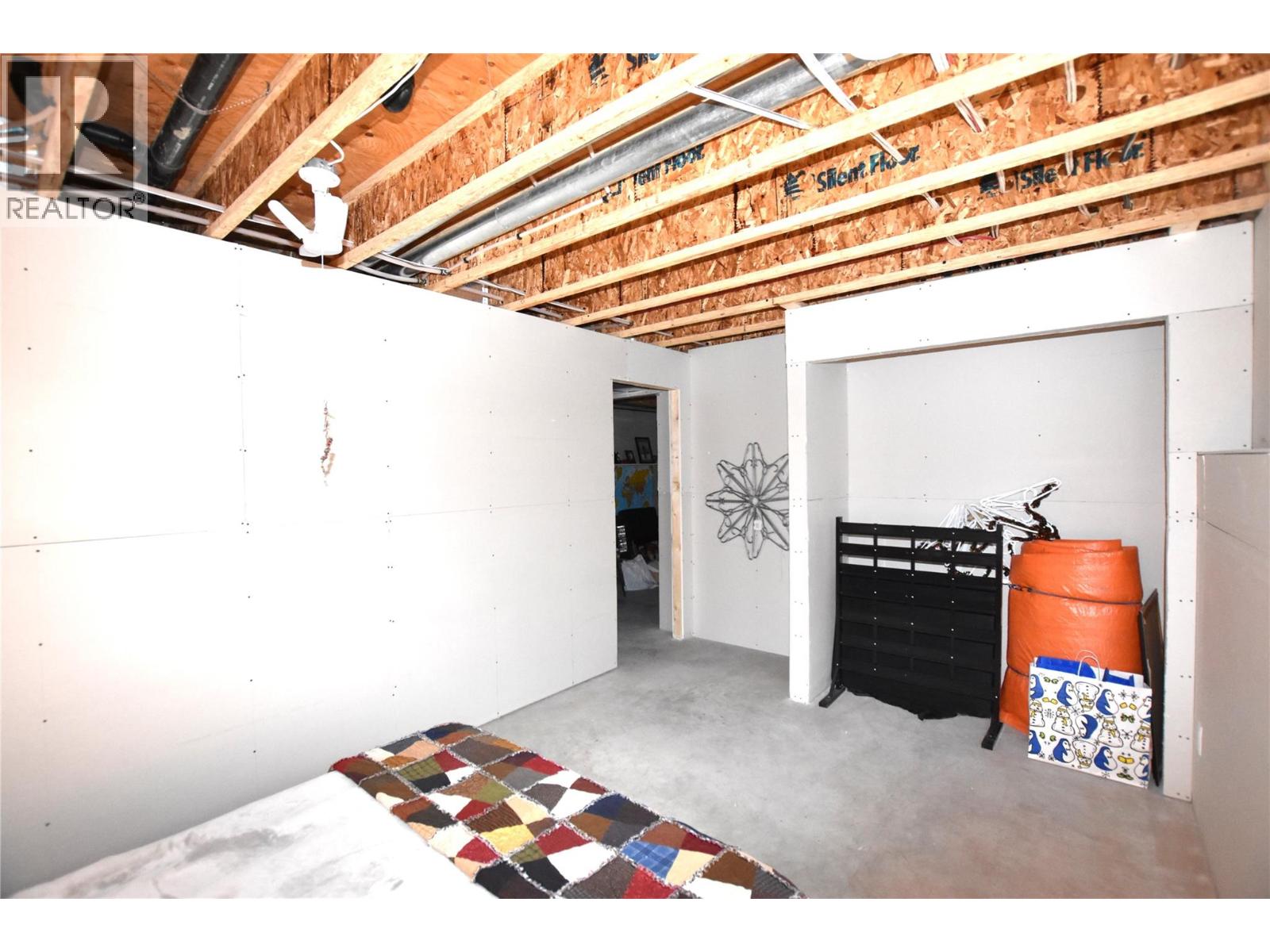  145 Falcon Avenue, Vernon