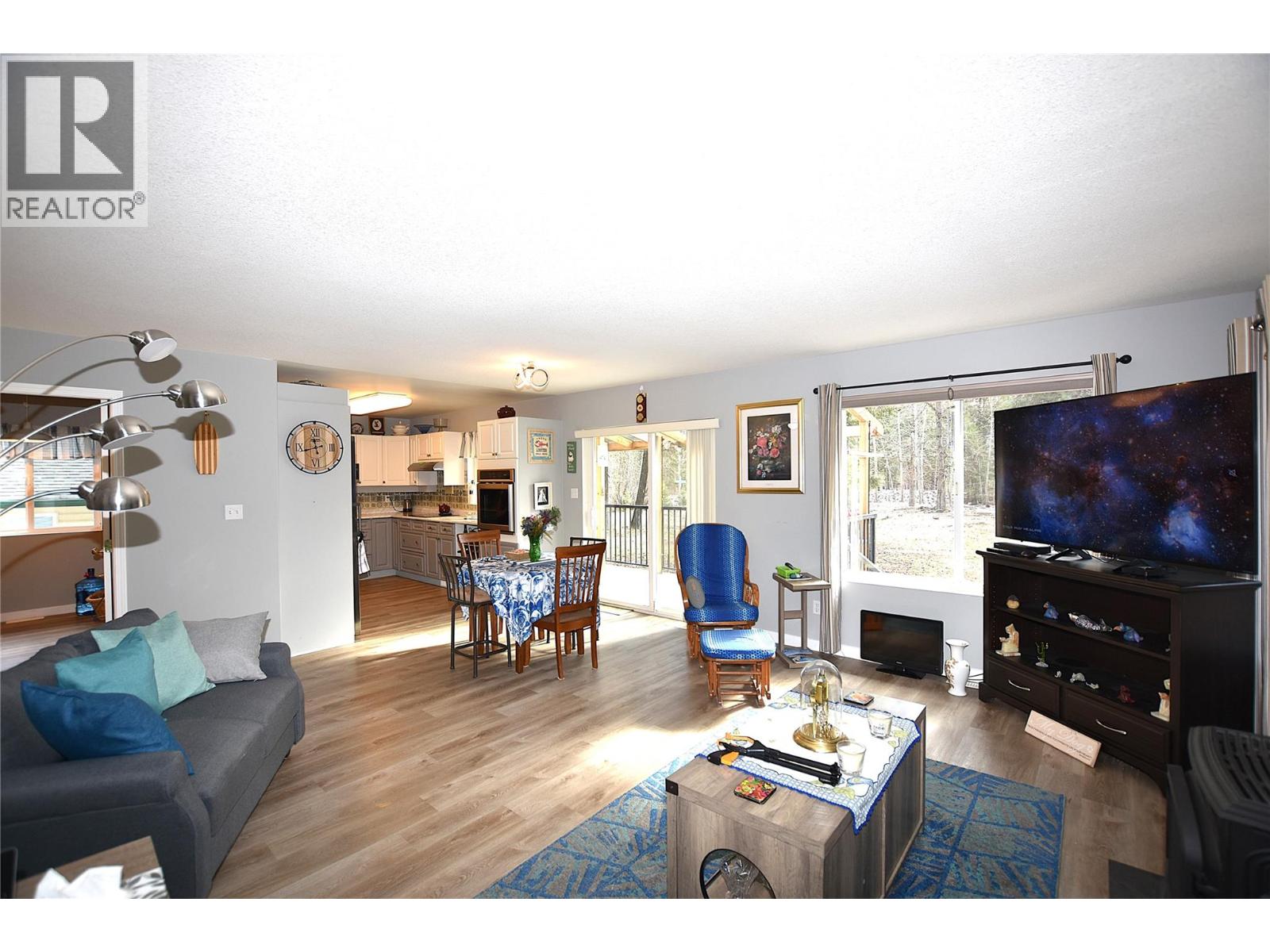  145 Falcon Avenue, Vernon