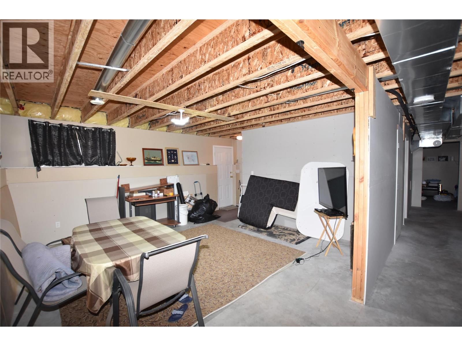  145 Falcon Avenue, Vernon