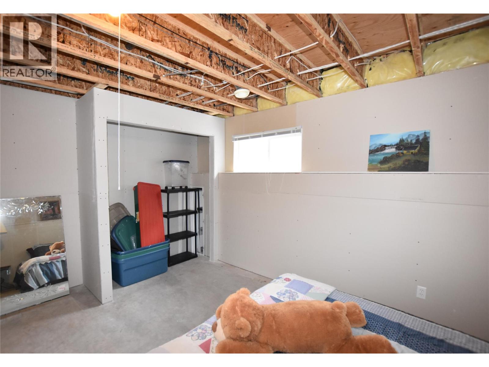  145 Falcon Avenue, Vernon