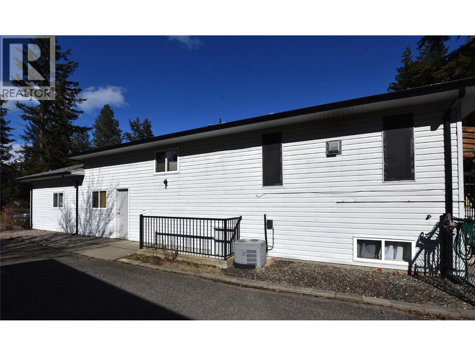  145 Falcon Avenue, Vernon