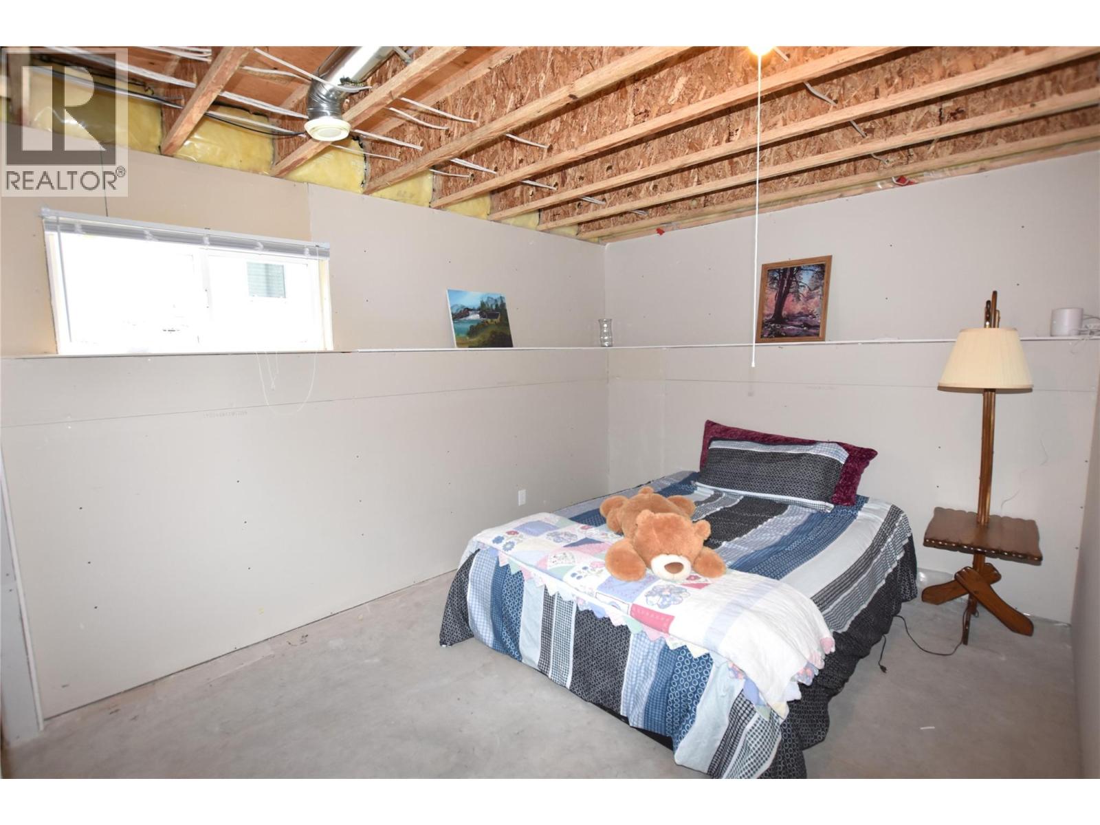  145 Falcon Avenue, Vernon