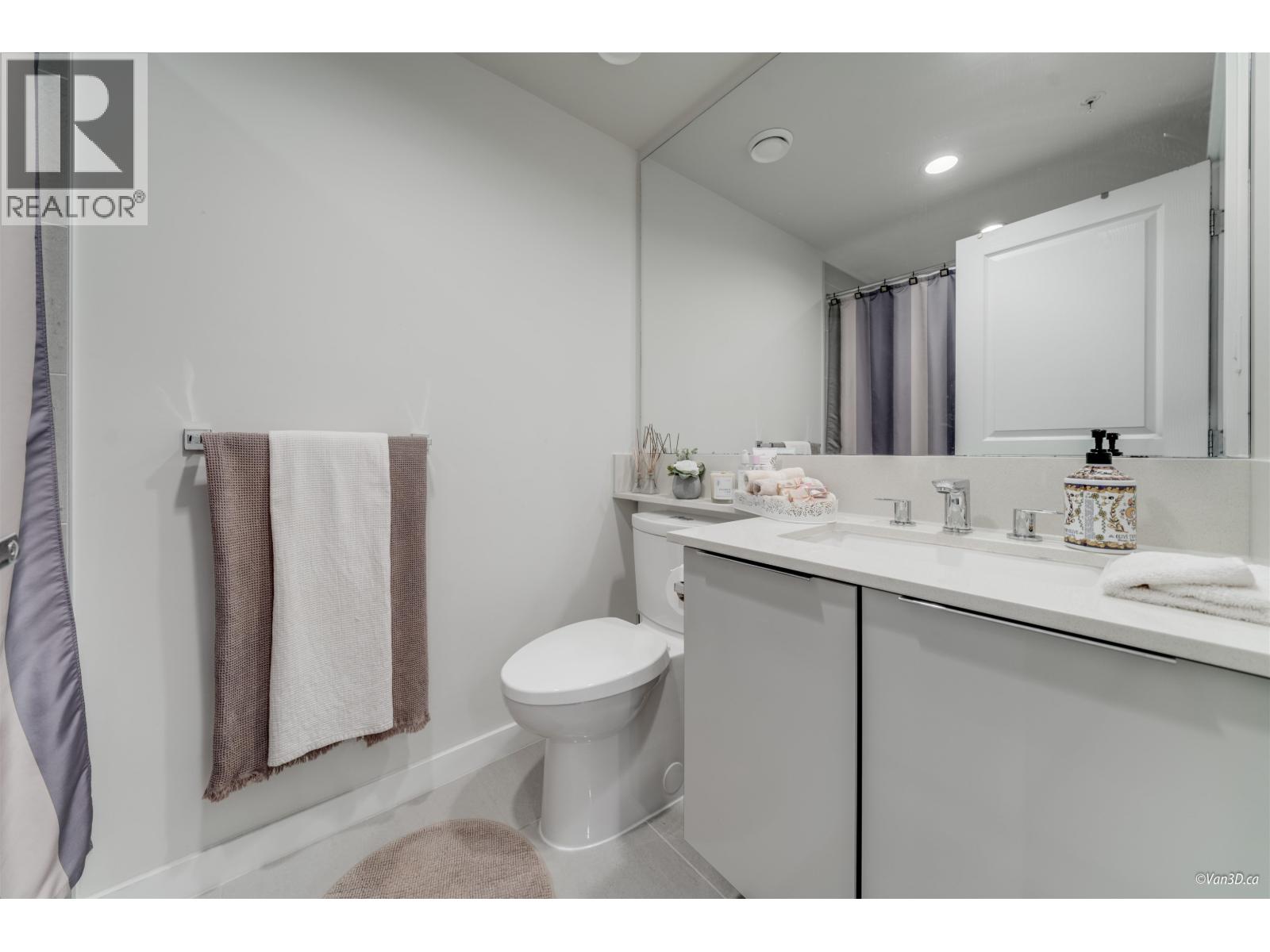 Photo 7 of 304 3100 Windsor Gate, Coquitlam BC