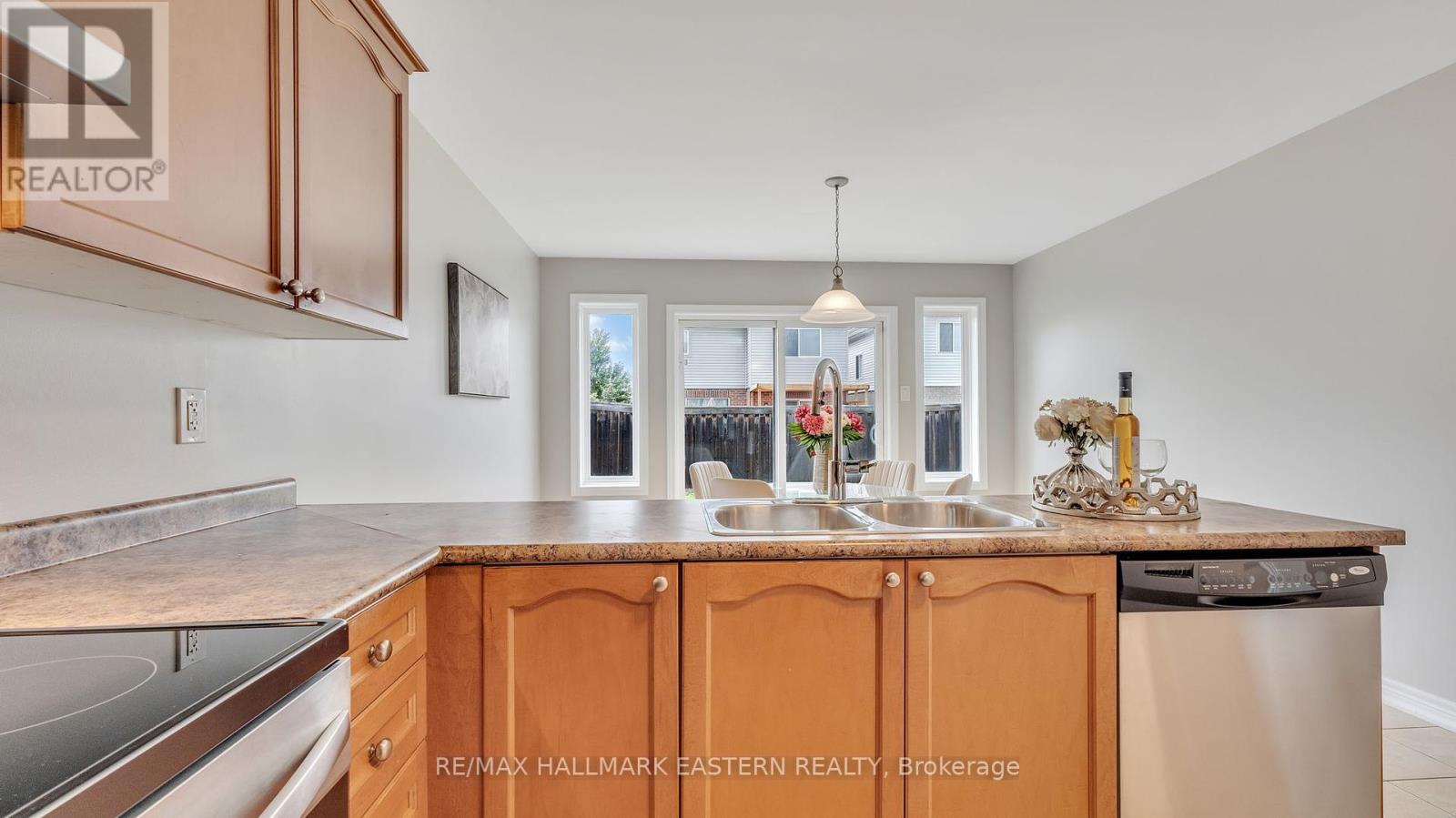 Photo 13 of 58 Warman Street, New Tecumseth ON