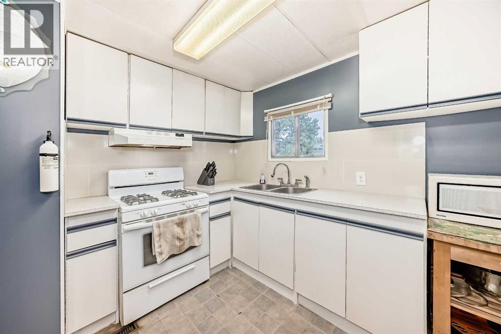 Photo 31 of 270 3223 83 Street Nw, Calgary AB
