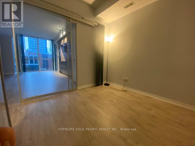 Photo 7 of 1114 88 Blue Jays Way, Toronto ON