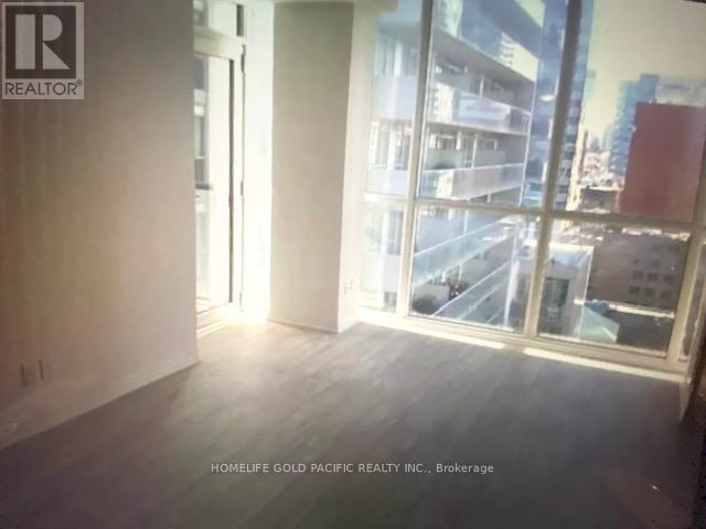 Photo 13 of 1114 88 Blue Jays Way, Toronto ON