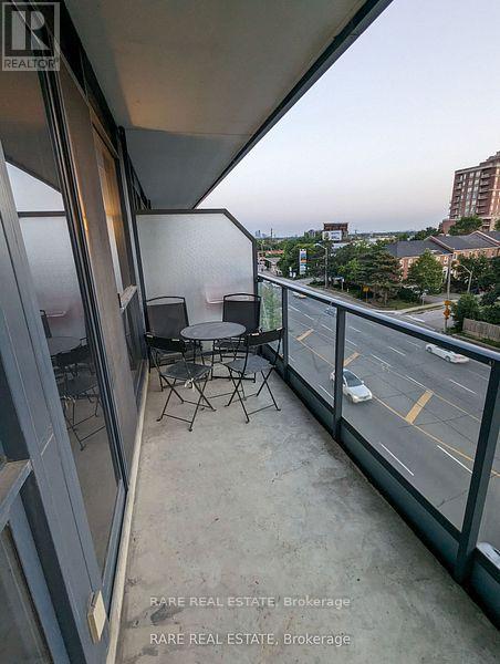Photo 9 of 420 2885 Bayview Avenue, Toronto ON