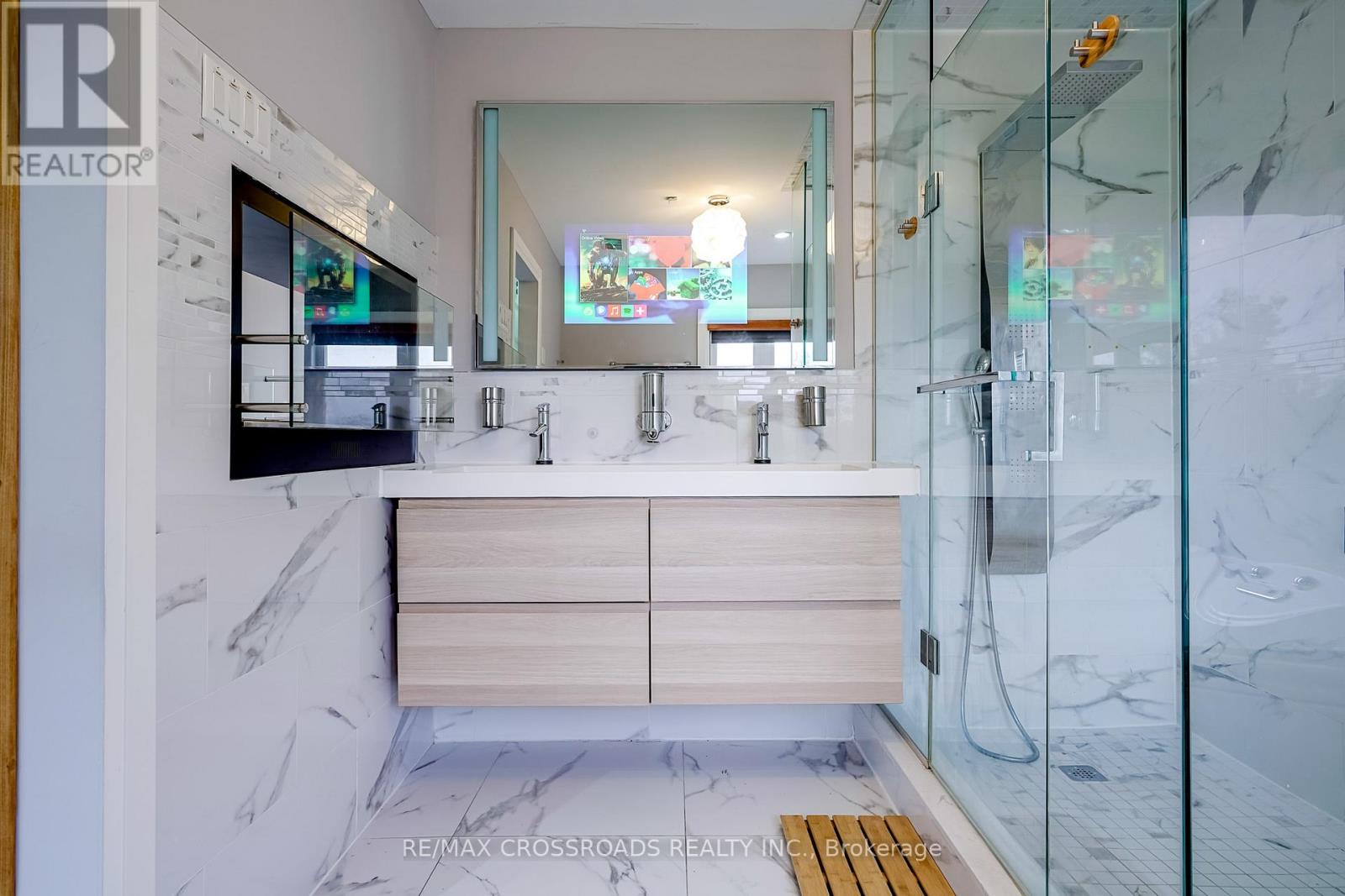 Photo 39 of 1 A Roblin Avenue, Toronto ON