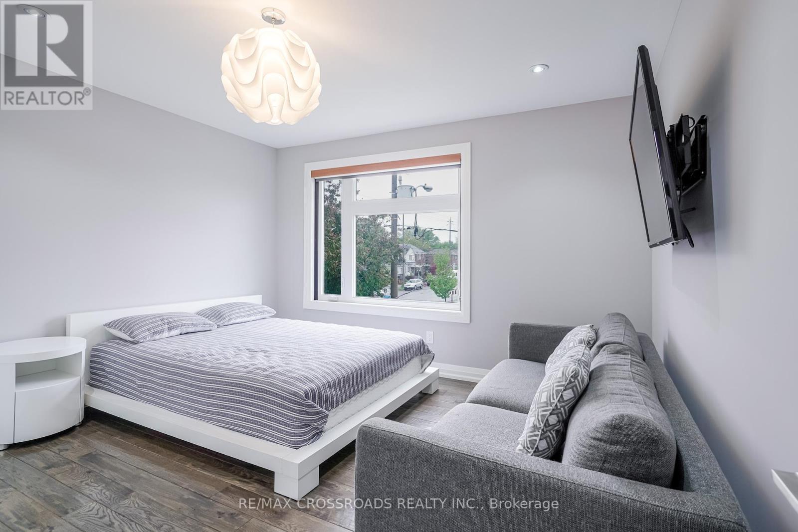 Photo 9 of 1 A Roblin Avenue, Toronto ON