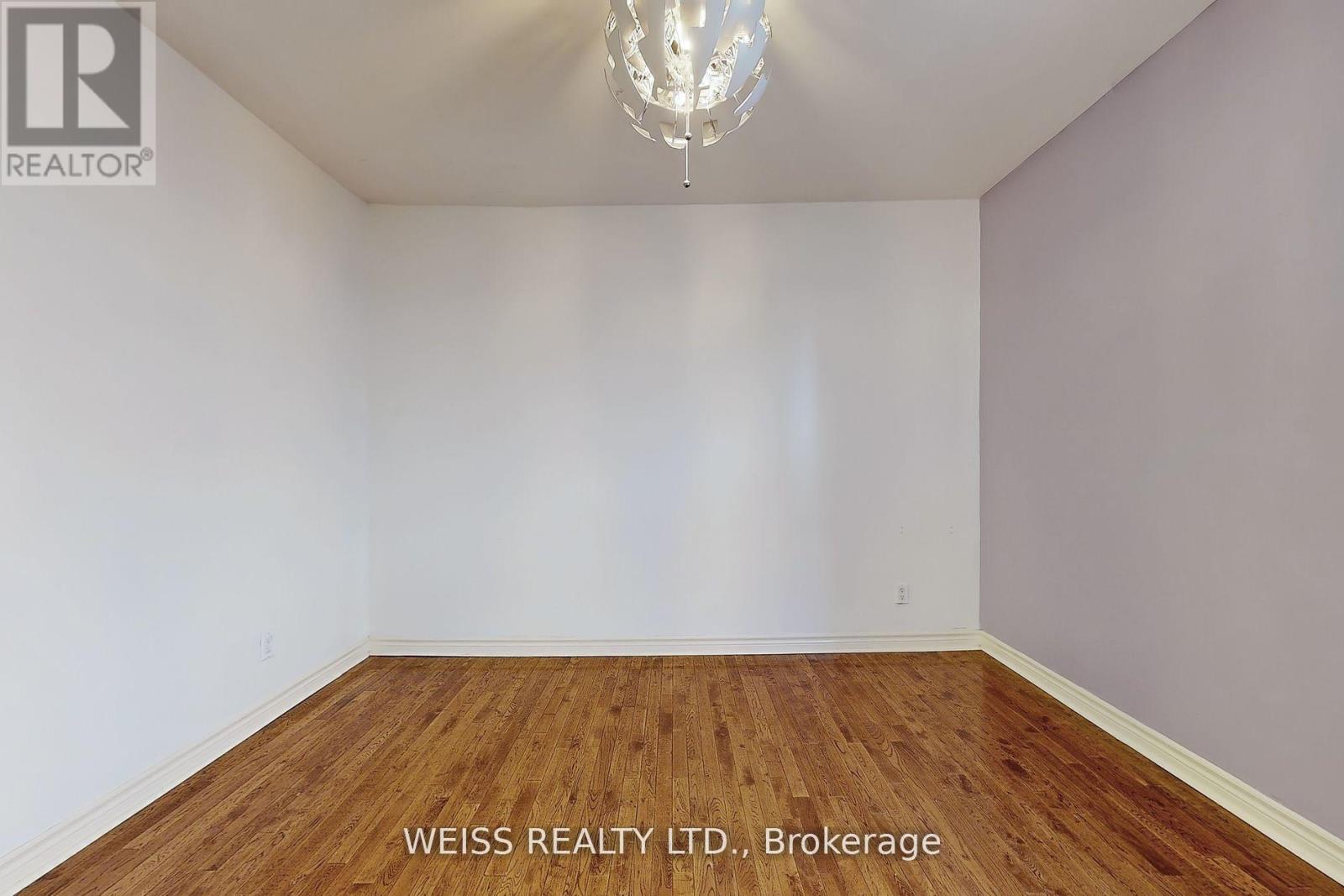 Photo 16 of Upper 2468 Danforth Avenue, Toronto ON