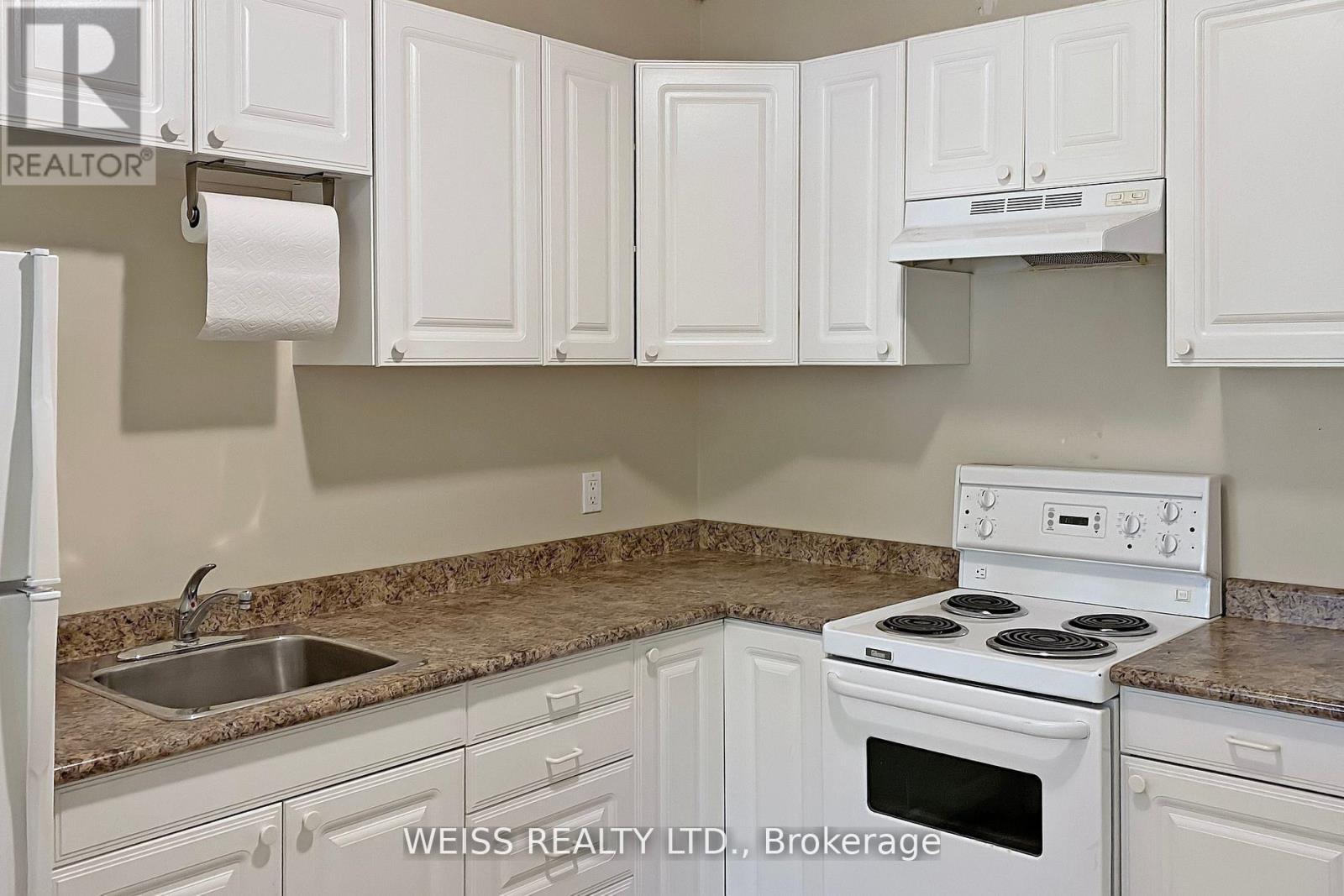 Photo 23 of Upper 2468 Danforth Avenue, Toronto ON