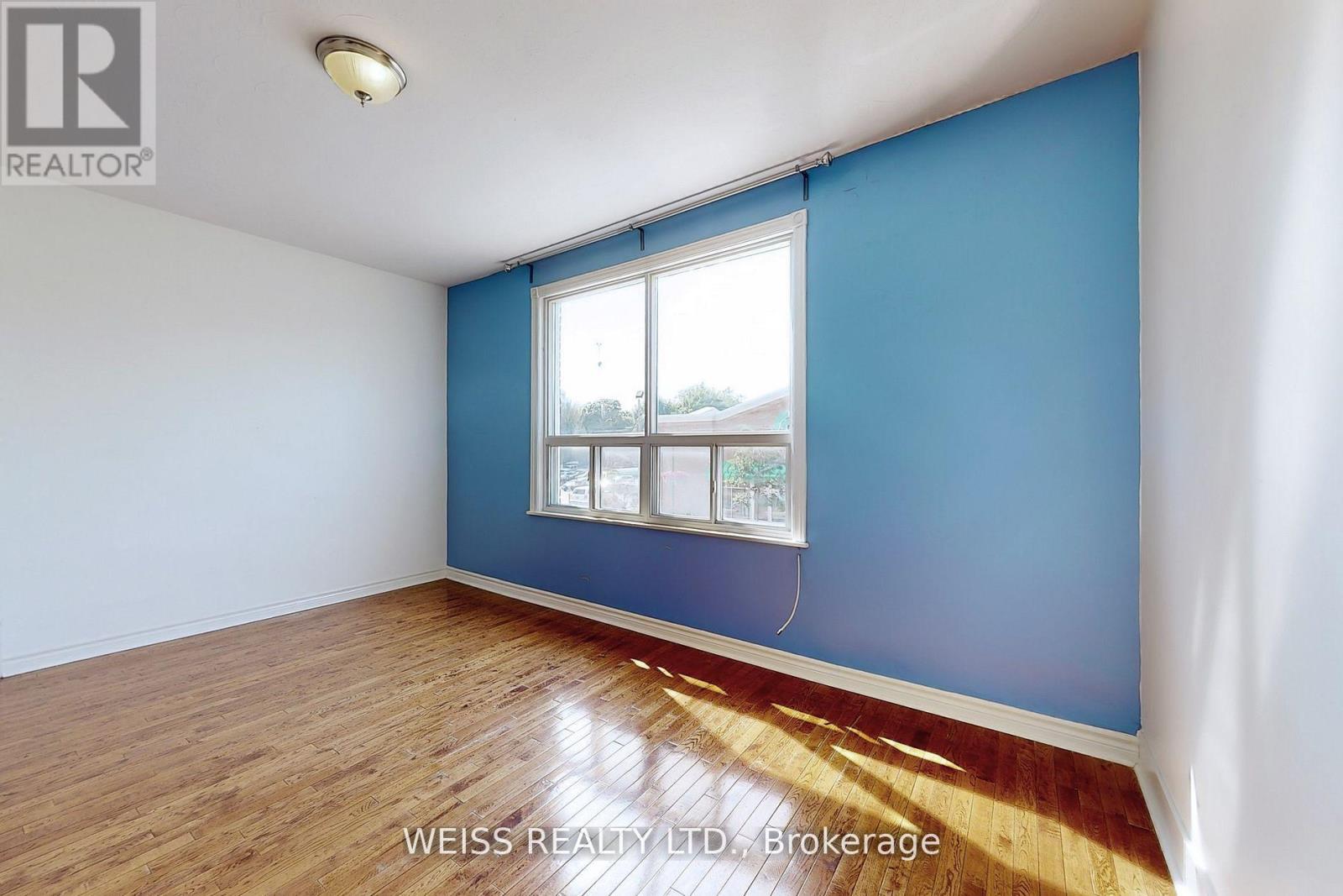 Photo 5 of Upper 2468 Danforth Avenue, Toronto ON