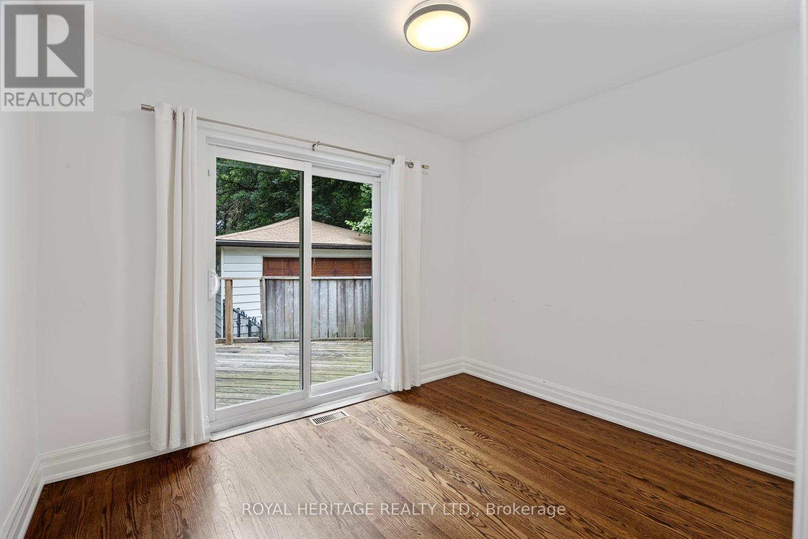 Photo 17 of 32 Beath Street, Toronto ON