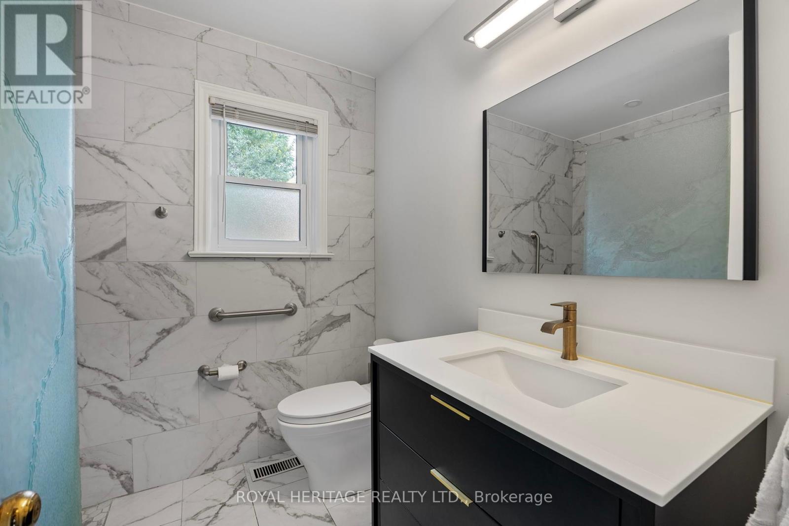 Photo 13 of 32 Beath Street, Toronto ON