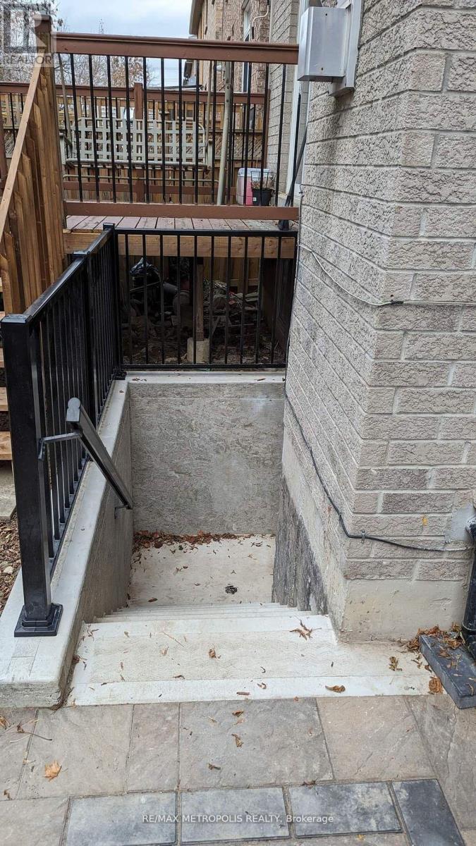 Photo 16 of Bsmt 20 Blackbird Gate, Toronto ON