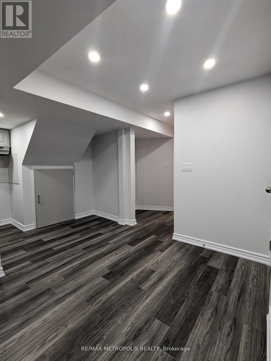 Photo 9 of Bsmt 20 Blackbird Gate, Toronto ON
