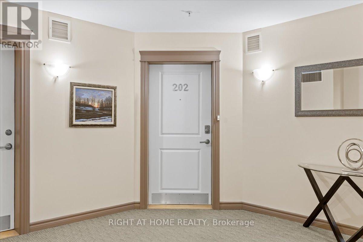Photo 7 of 202 141 Potts Private, Ottawa ON