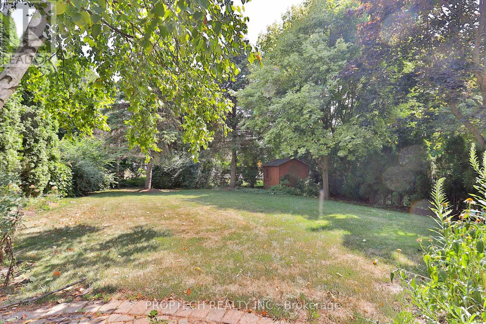 Photo 27 of 829 Quantra Crescent, Newmarket ON