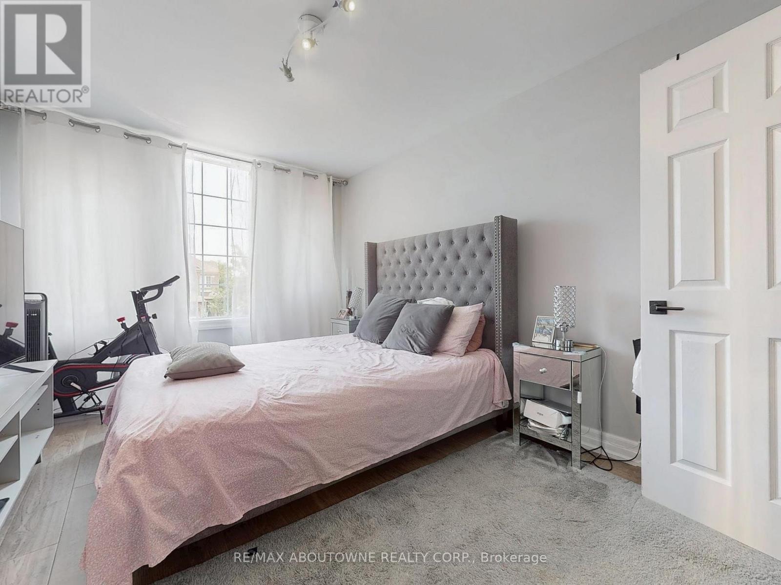 Photo 12 of 44 Craddock Street, Vaughan ON