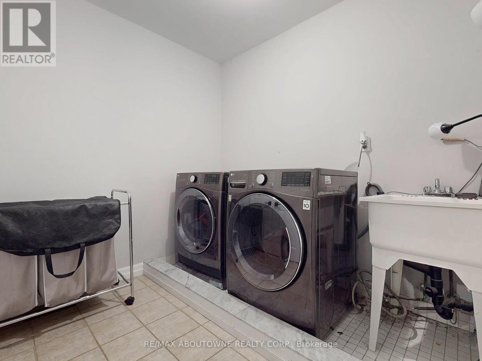 Photo 10 of 44 Craddock Street, Vaughan ON