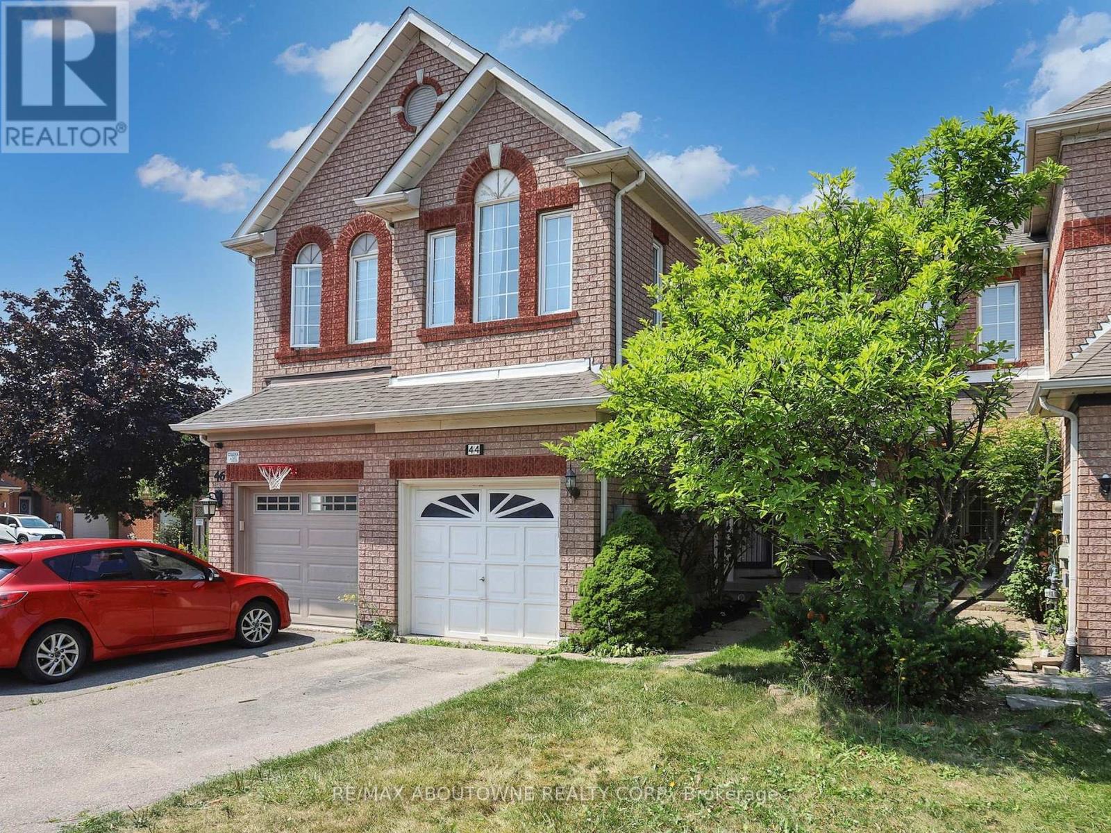 Photo 7 of 44 Craddock Street, Vaughan ON