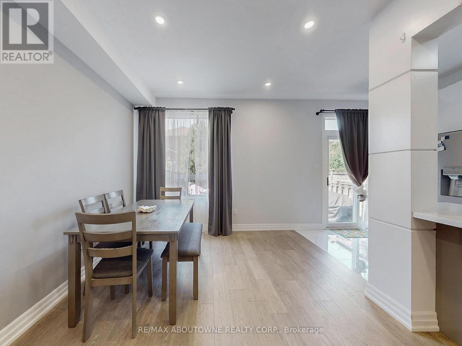 Photo 18 of 44 Craddock Street, Vaughan ON
