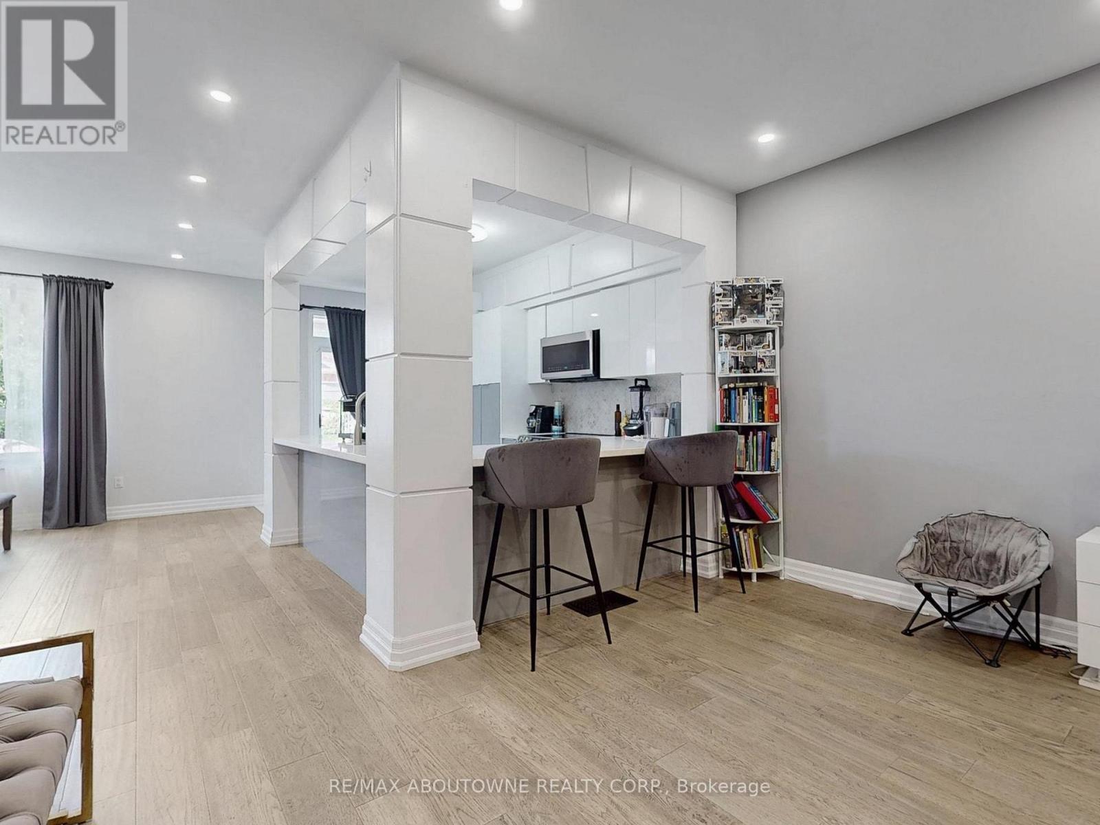 Photo 14 of 44 Craddock Street, Vaughan ON