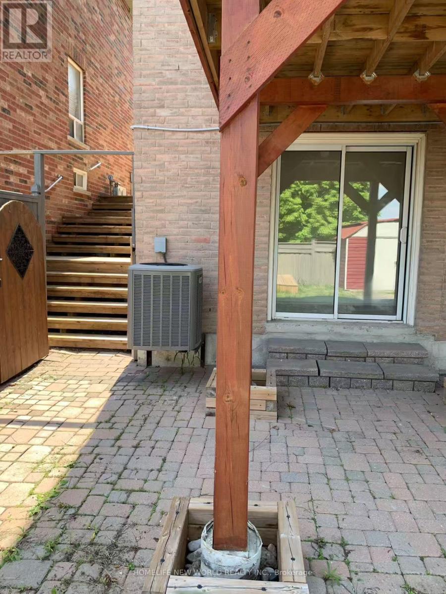 Photo 7 of Basement 175 Knapton Drive, Newmarket ON