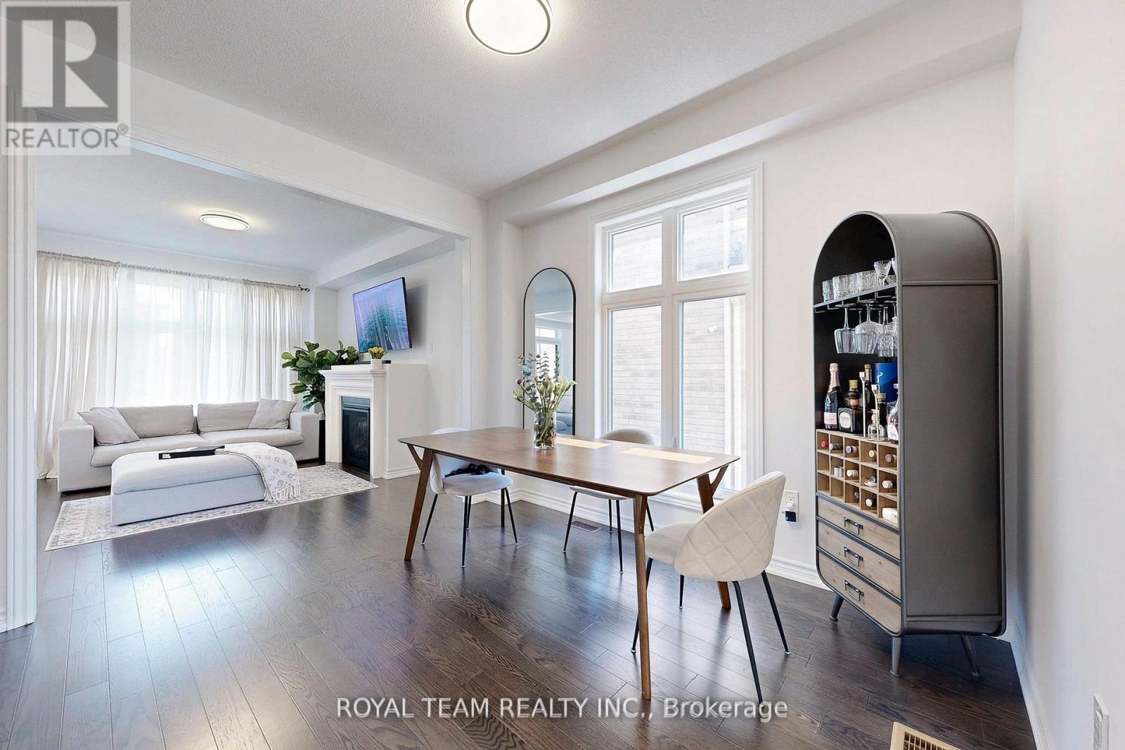 Photo 22 of 46 Ainslie Hill Crescent, Georgina ON
