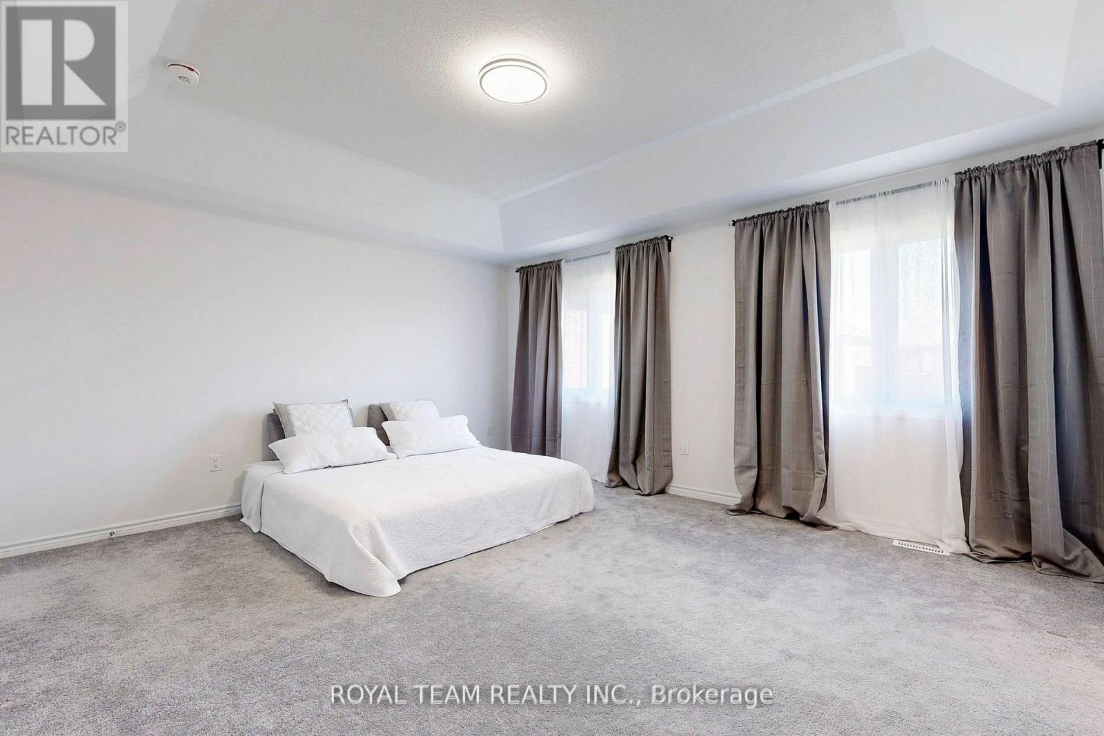 Photo 25 of 46 Ainslie Hill Crescent, Georgina ON