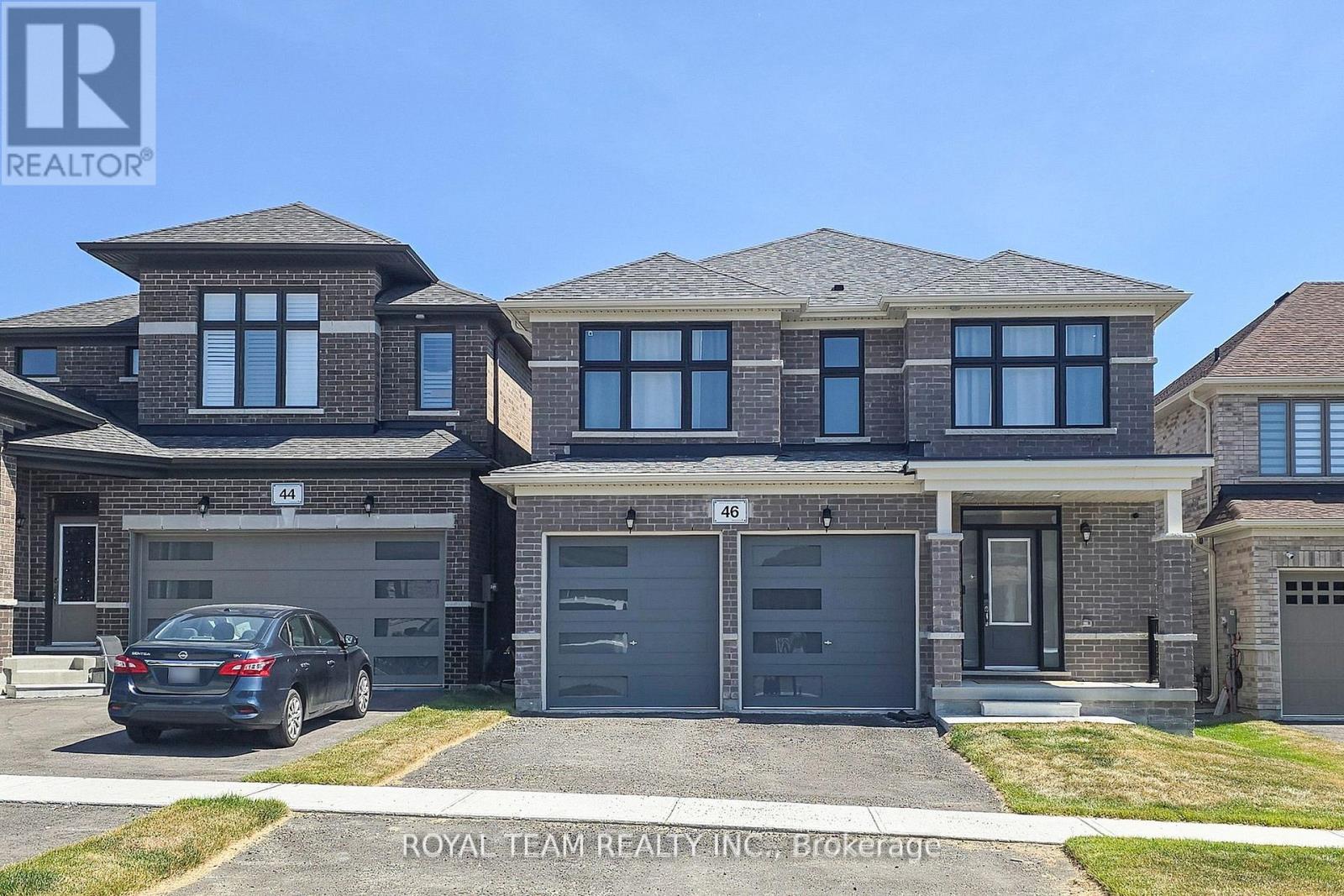 Photo 3 of 46 Ainslie Hill Crescent, Georgina ON