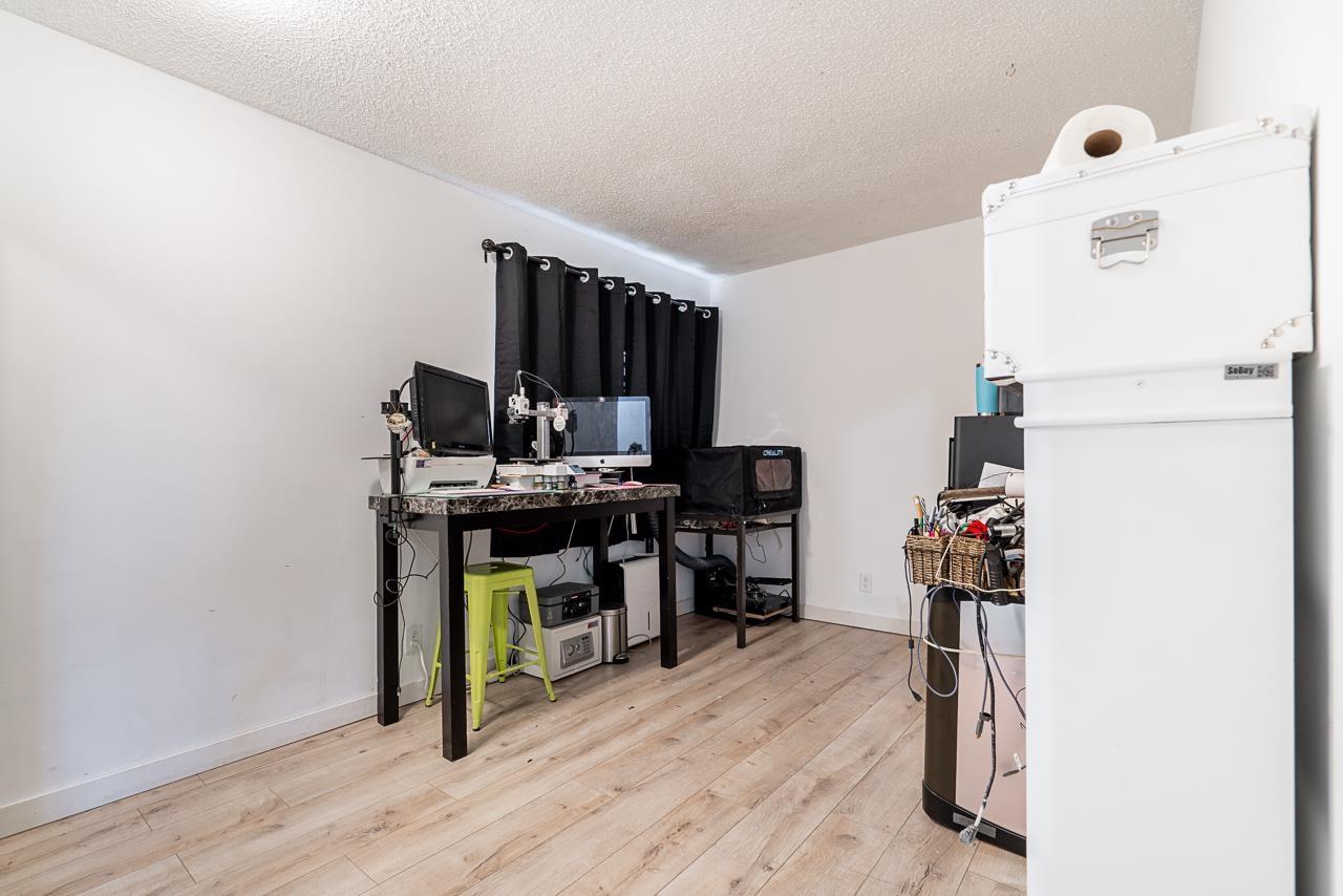 Photo 14 of 6043 W Greenside Drive, Surrey BC