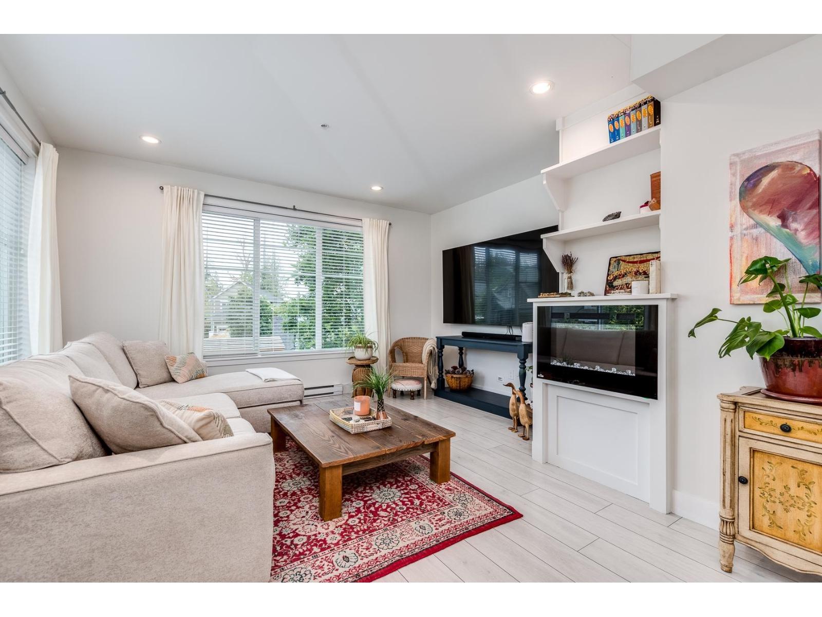 Photo 10 of 36 21150 76 A Avenue, Langley BC