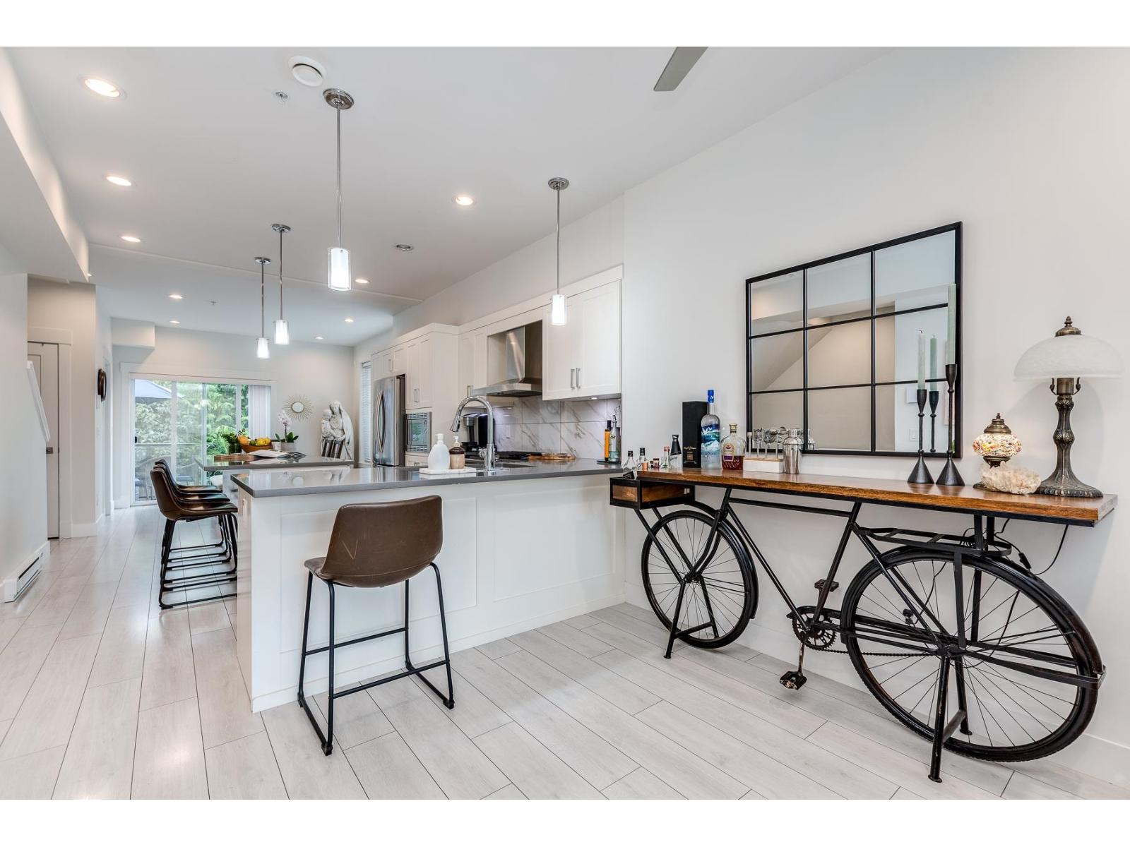 Photo 12 of 36 21150 76 A Avenue, Langley BC