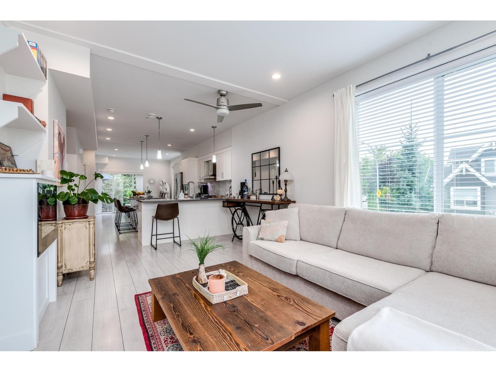 Photo 9 of 36 21150 76 A Avenue, Langley BC