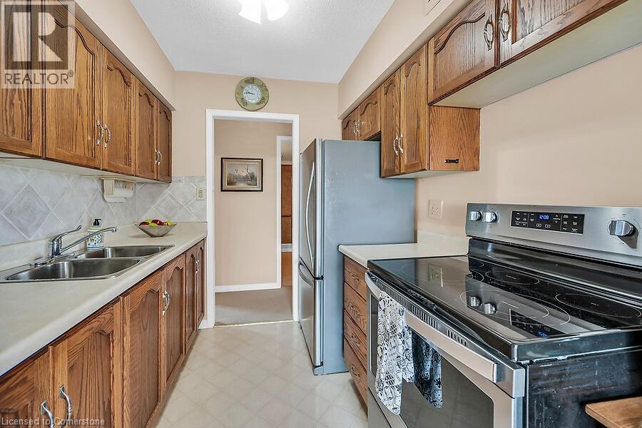 Photo 11 of 200 Limeridge Road W Unit 703, Hamilton ON