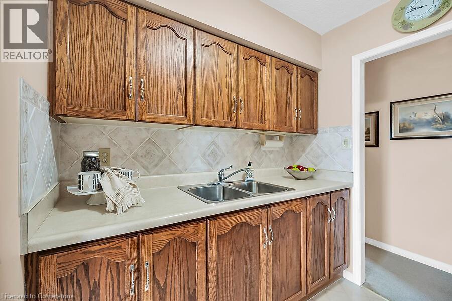 Photo 12 of 200 Limeridge Road W Unit 703, Hamilton ON