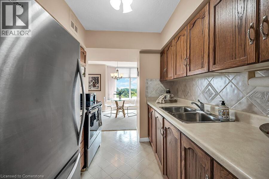 Photo 13 of 200 Limeridge Road W Unit 703, Hamilton ON