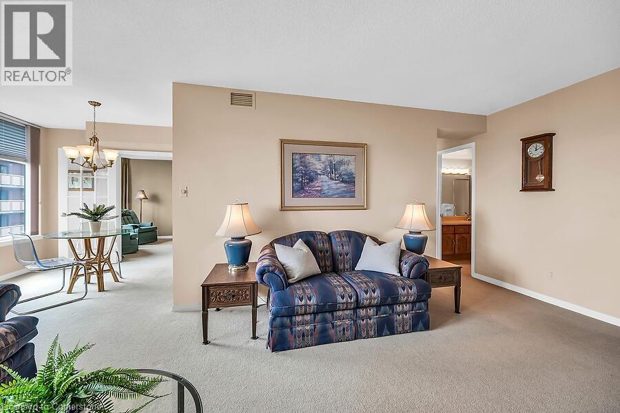 Photo 6 of 200 Limeridge Road W Unit 703, Hamilton ON