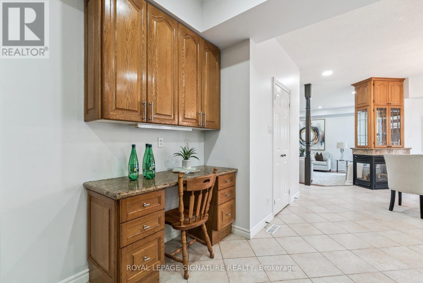 Photo 14 of 12 Mccullough Court, Barrie ON