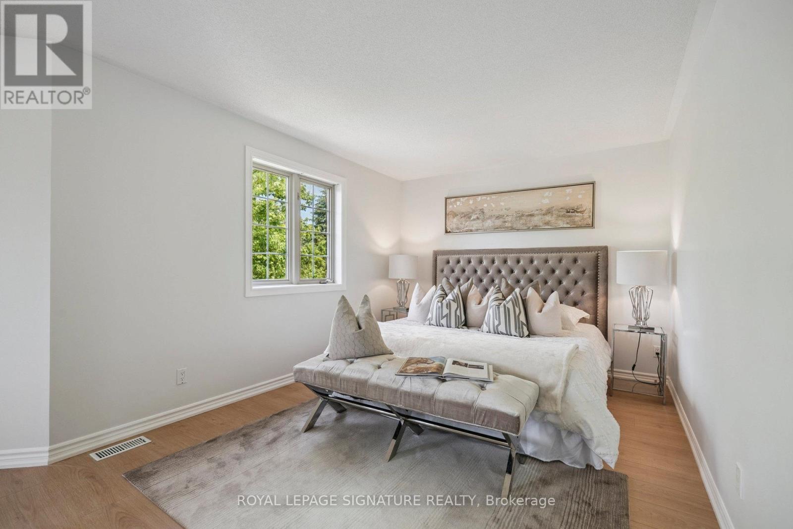 Photo 24 of 12 Mccullough Court, Barrie ON